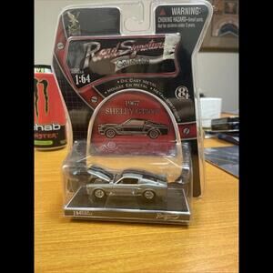 SHELBY GT-500 1967 (FORD MUSTANG ) GREY 1:64 ROAD SIGNATURES